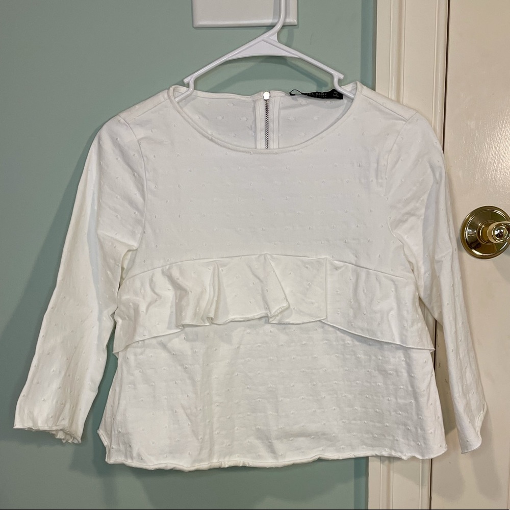 White long sleeve Zara top with ruffle detail🤍